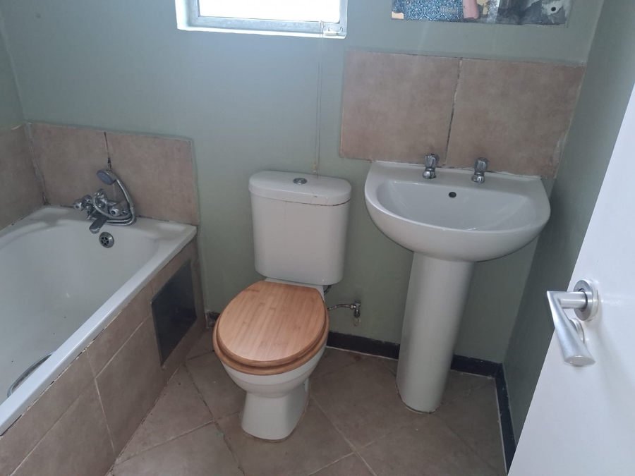 To Let 2 Bedroom Property for Rent in Beacon Bay North Eastern Cape